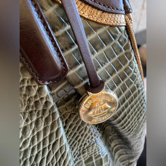 Brahmin🌿SERPENTINE HEARTWOOD ELISA SATCHEL
NEW WITH ATTACHED TAG🍃$435 MSRP🍃 - Picture 10 of 15